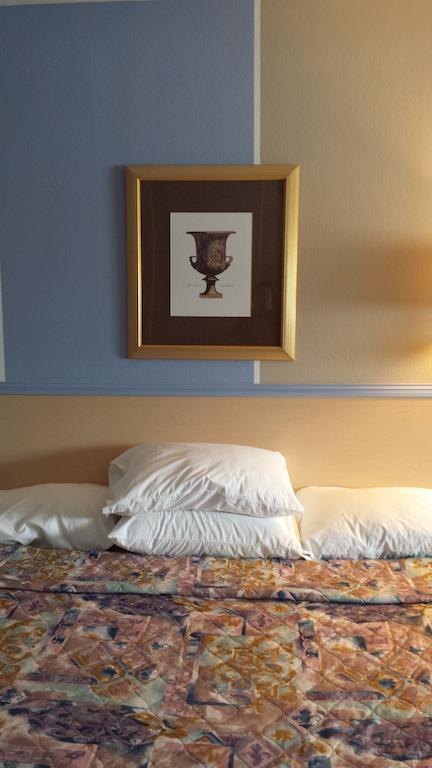 Manor Motel Minooka Extérieur photo